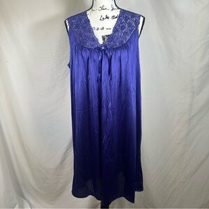 Vintage Vanity Fair Nightgown Deep Purple Violet Lace Detail Women’s Medium